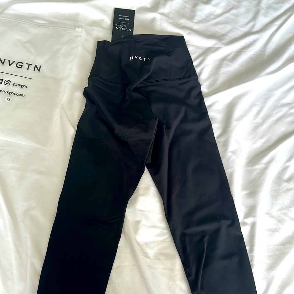 NVGTN XS Black Signature 2.0 Leggings (NWT)